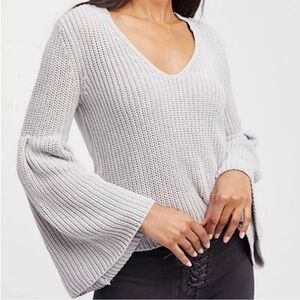 Free People Damsel Bell Sleeve Sweater SZ M Light Grey